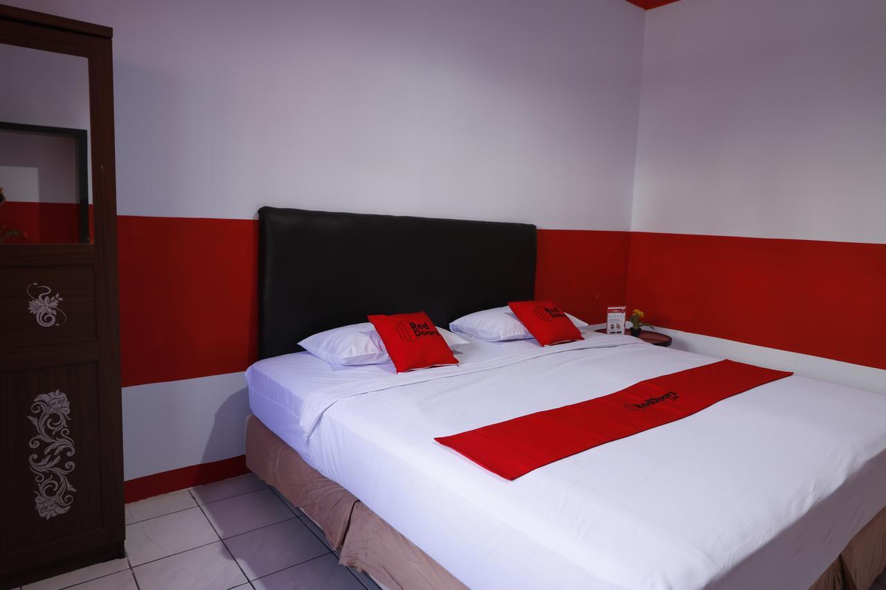 Reddoorz Plus @ Samratulangi מנאדו מראה חיצוני תמונה