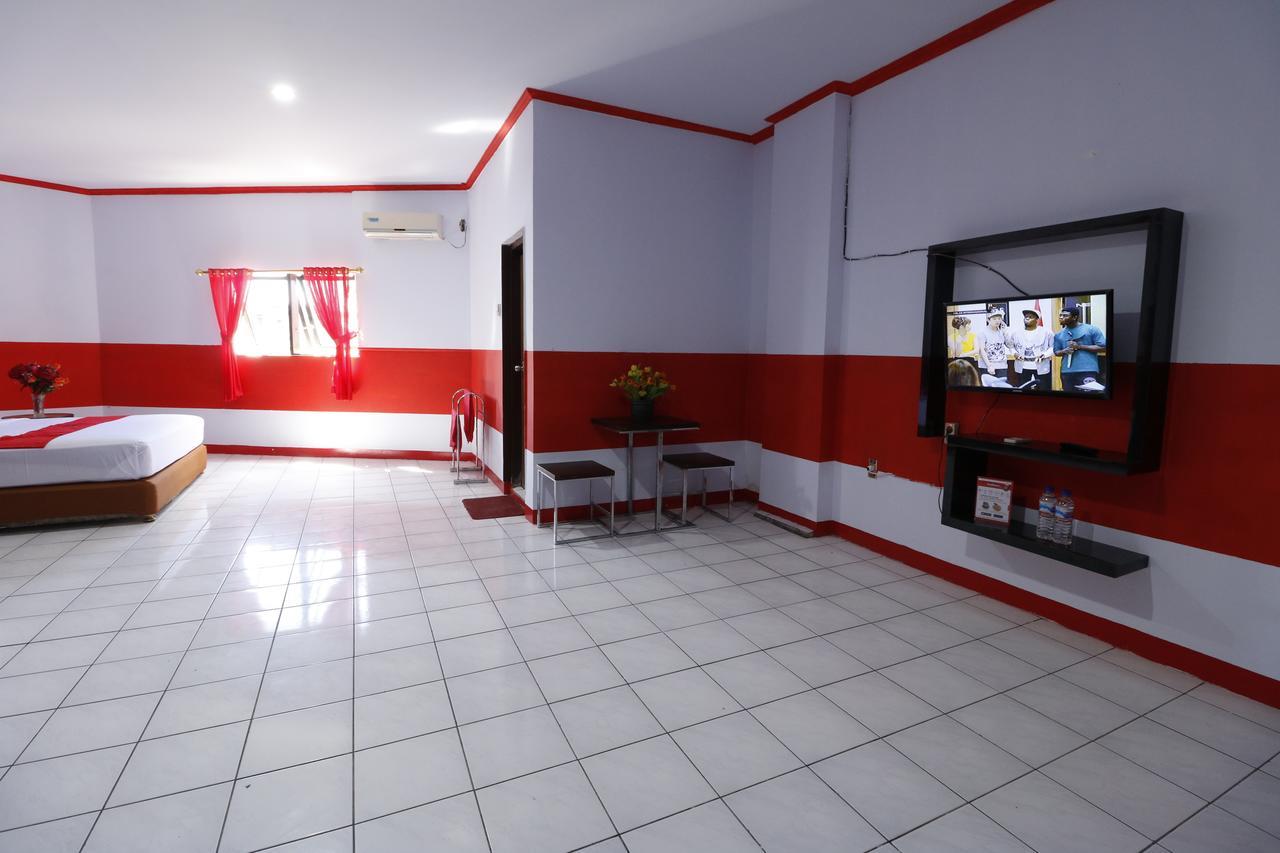 Reddoorz Plus @ Samratulangi מנאדו מראה חיצוני תמונה